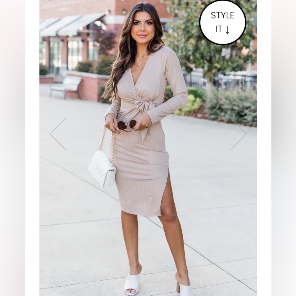 Pink Lily Midi dress in Taupe